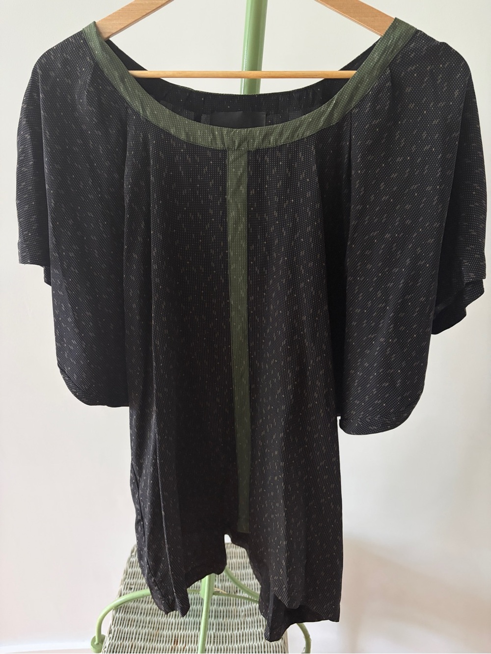 No. 6 Store Black Top with Green Trim Women’s Blouse